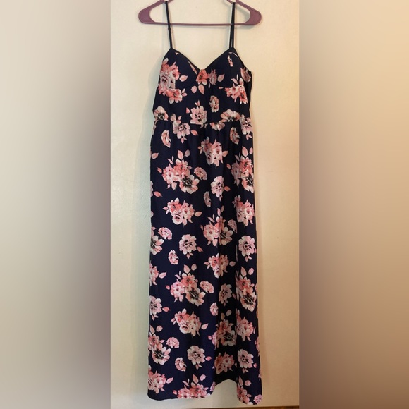 Band of Gypsies Dresses & Skirts - SALE❗️Band of Gypsies Women’s Large Navy Pink White Floral Spaghetti strap Dress